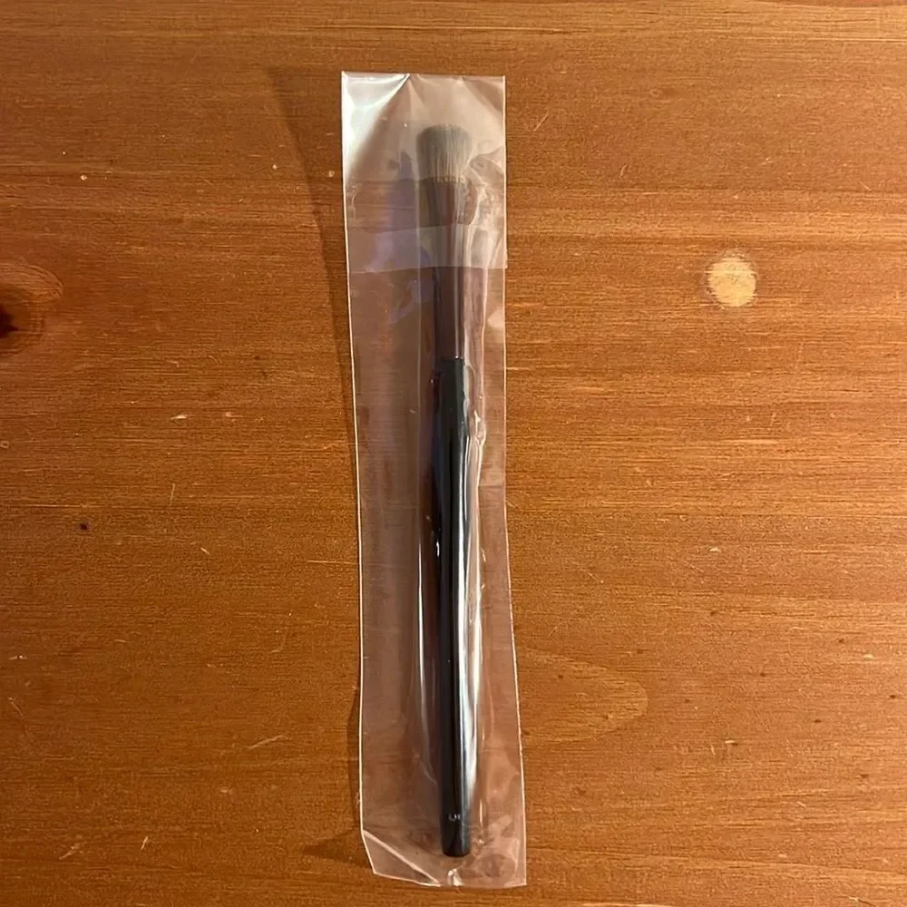 Shiseido eyeshadow brush #5 small